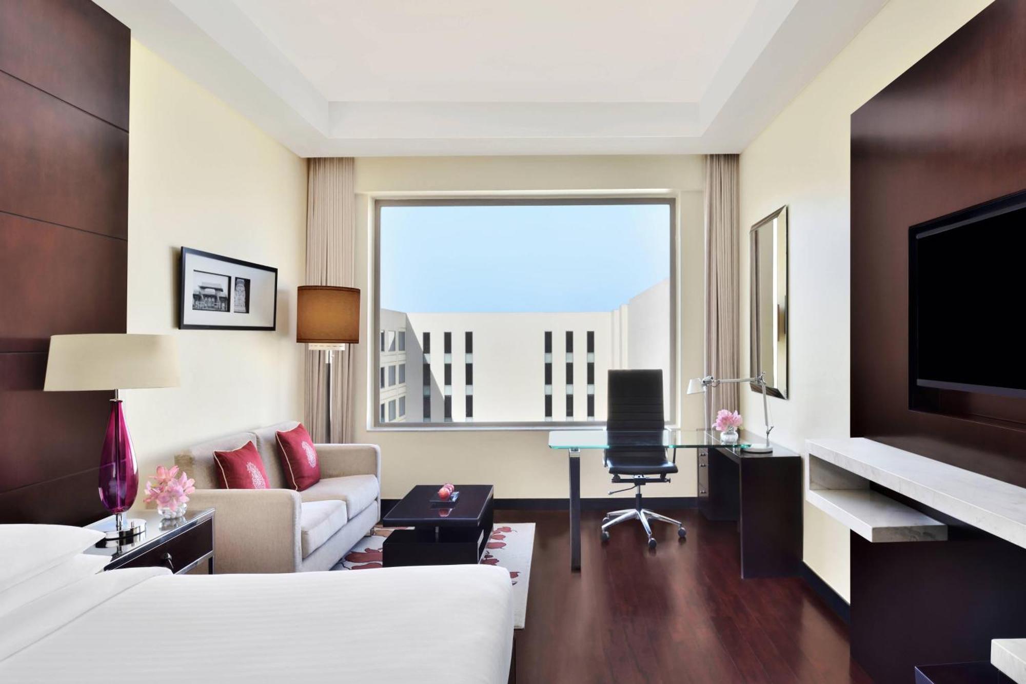 Jaipur Marriott Hotel Exterior foto A typical room at the hotel