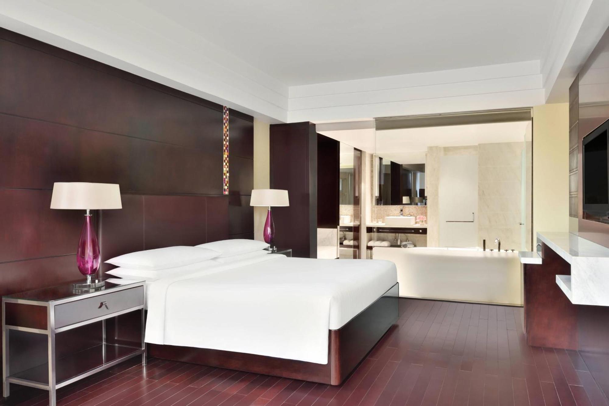 Jaipur Marriott Hotel Exterior foto A guest room at the hotel