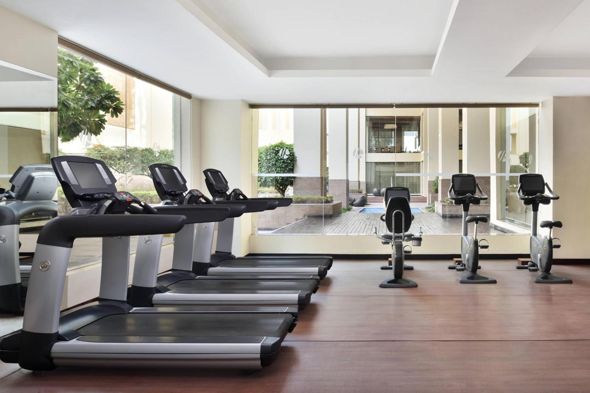 Jaipur Marriott Hotel Exterior foto The gym at the hotel